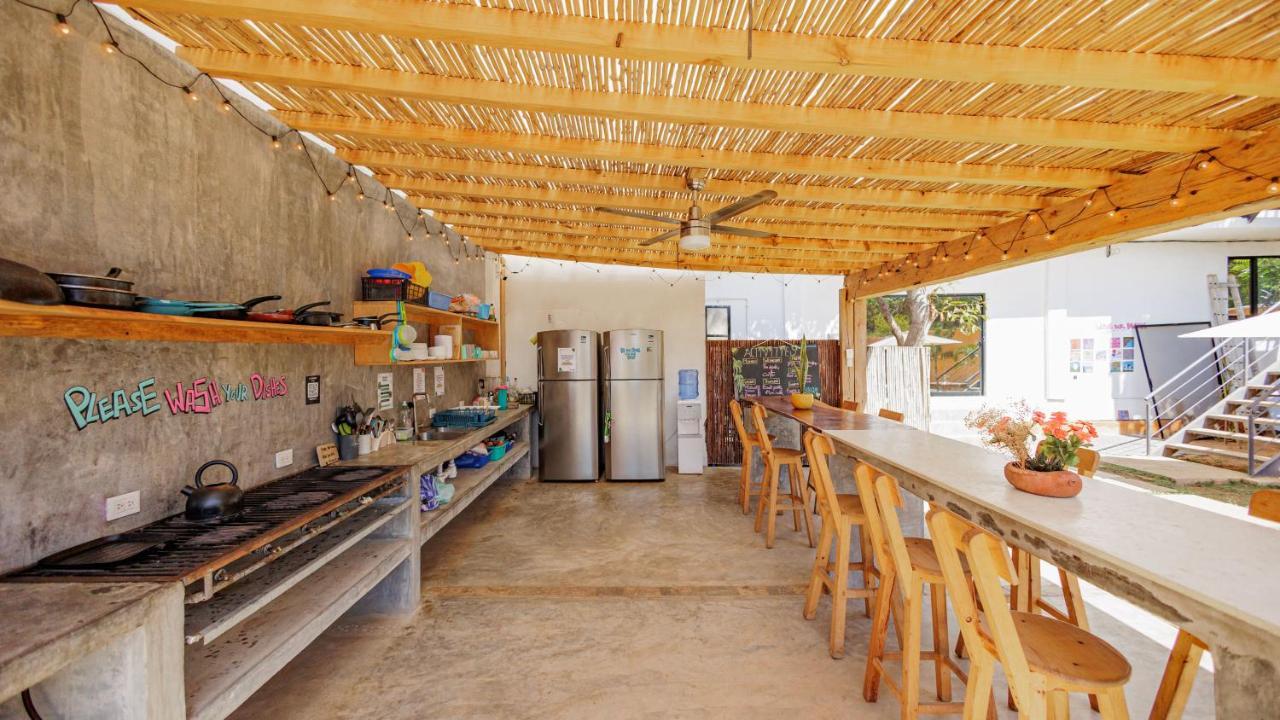 Hostel Surfnest Tamarindos Brisas de Zicatela Zewnętrze zdjęcie